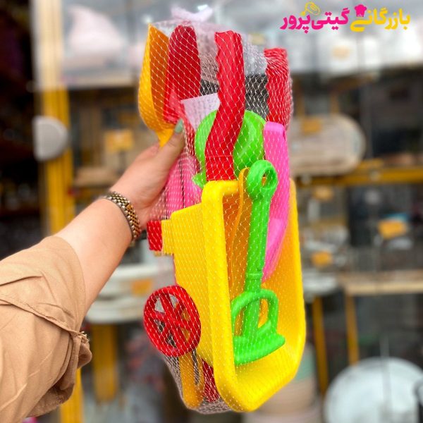 باغبان کوچک فرغون با آبپاش درج - Image 4